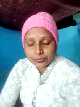 Snapshot of MiniBeast_2 chatting on 12-04-25, 06:05 MiniBeast 2 online show from 12-04-25, 06:05