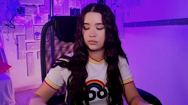 AnnaGarcias  online show from 11-06-25, 01:01