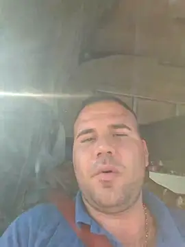 Snapshot of Chubbytop454 chatting on 11-05-25, 02:17 Chubbytop454 online show from 11-05-25, 02:17