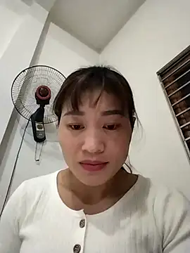 Snapshot of Qoine392 chatting on 12-16-25, 01:38 Qoine392 online show from 12-16-25, 01:38