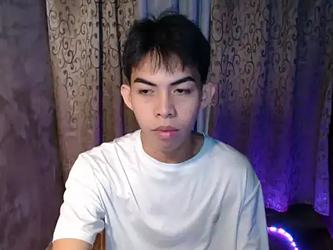 Urhotsilverboy online show from 01-13-26, 11:04