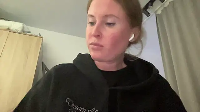 Ameli8 online show from 11-28-25, 06:10