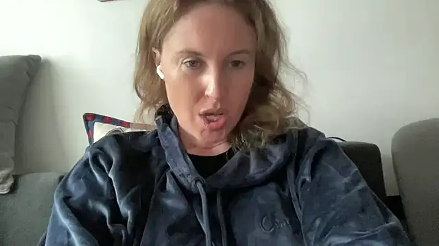 Ameli8 online show from 03-22-26, 01:25