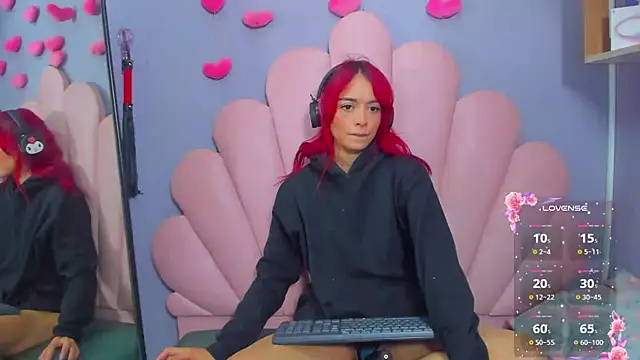 luci miller online show from 11-30-25, 04:33