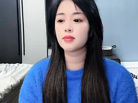 Snapshot of Lucky--Lucy chatting on 11-15-25, 02:46 Lucky--Lucy online show from 11-15-25, 02:46