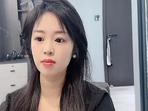 Snapshot of Lucky--Lucy chatting on 11-16-25, 03:23 Lucky--Lucy online show from 11-16-25, 03:23