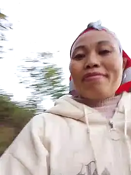 Karen china online show from 11-26-25, 10:05