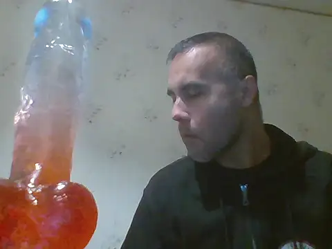 Snapshot of Kreol69 chatting on 11-17-25, 04:13 Kreol69 online show from 11-17-25, 04:13