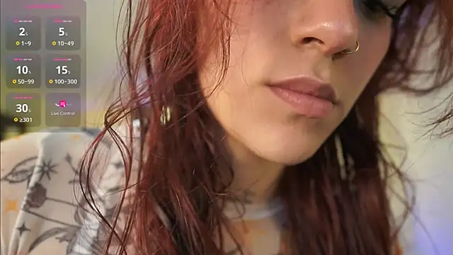 Snapshot of TessaaFox chatting on 12-17-25, 11:49 TessaaFox online show from 12-17-25, 11:49