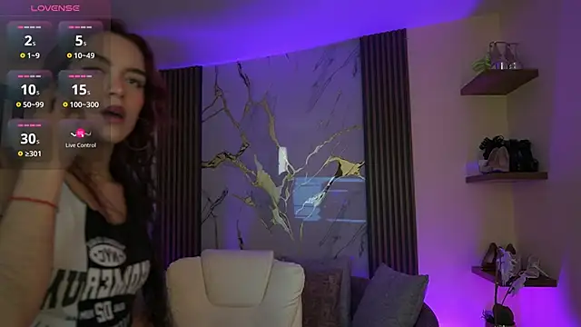 Snapshot of TessaaFox chatting on 02-02-26, 12:04 TessaaFox online show from 02-02-26, 12:04