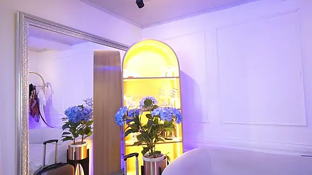 Snapshot of TessaaFox chatting on 02-05-26, 06:56 TessaaFox online show from 02-05-26, 06:56