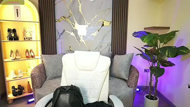 Snapshot of TessaaFox chatting on 02-17-26, 11:50 TessaaFox online show from 02-17-26, 11:50