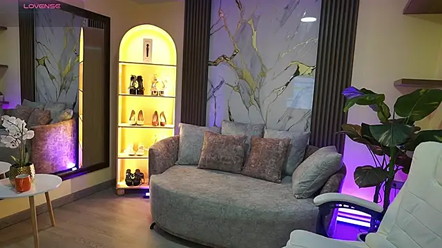 Snapshot of TessaaFox chatting on 02-20-26, 11:43 TessaaFox online show from 02-20-26, 11:43