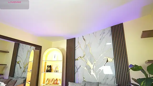 Snapshot of TessaaFox chatting on 02-23-26, 11:40 TessaaFox online show from 02-23-26, 11:40