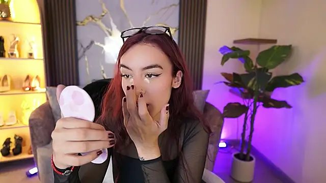 Snapshot of TessaaFox chatting on 02-26-26, 11:42 TessaaFox online show from 02-26-26, 11:42