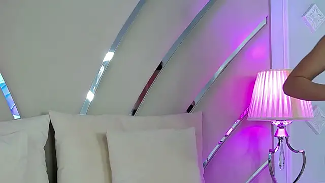 IvyNox online show from 04-28-26, 05:51