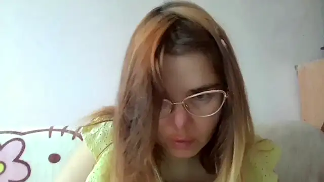 Snapshot of HornyElena chatting on 11-23-25, 11:32 HornyElena online show from 11-23-25, 11:32