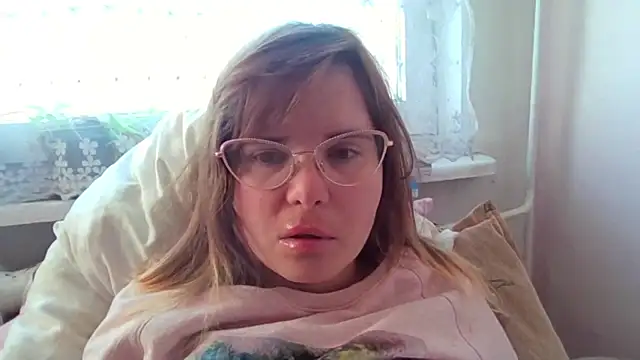 Snapshot of HornyElena chatting on 11-27-25, 10:50 HornyElena online show from 11-27-25, 10:50