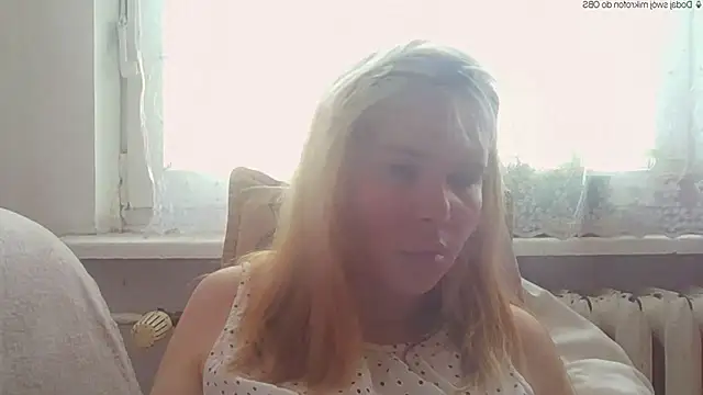 Snapshot of HornyElena chatting on 05-31-26, 03:08 HornyElena online show from 05-31-26, 03:08