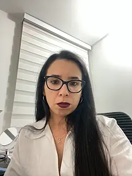 Snapshot of Vicky_ro chatting on 11-06-25, 12:11 Vicky ro online show from 11-06-25, 12:11