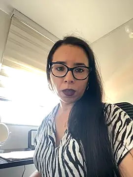 Snapshot of Vicky_ro chatting on 11-07-25, 08:09 Vicky ro online show from 11-07-25, 08:09