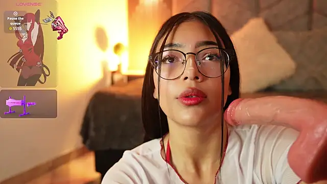 Snapshot of _ViolletteNoir_ chatting on 01-14-26, 08:14 ViolletteNoir online show from 01-14-26, 08:14