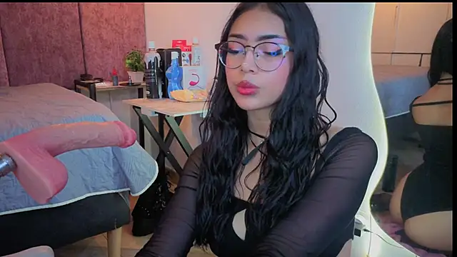 Snapshot of _ViolletteNoir_ chatting on 01-15-26, 08:45 ViolletteNoir online show from 01-15-26, 08:45