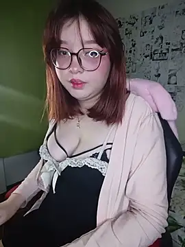 Snapshot of Michi_sauria1 chatting on 05-23-26, 08:40 Michi sauria1 online show from 05-23-26, 08:40