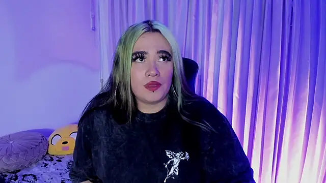 Lilith Zenith  online show from 12-19-25, 04:41