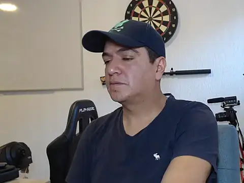 Snapshot of yayo_33 chatting on 11-07-25, 09:04 yayo 33 online show from 11-07-25, 09:04