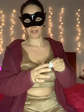 Snapshot of massagistahotbrunette chatting on 01-16-26, 09:52 massagistahotbrunette online show from 01-16-26, 09:52