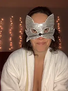 Snapshot of massagistahotbrunette chatting on 02-10-26, 04:55 massagistahotbrunette online show from 02-10-26, 04:55