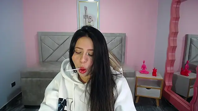 Snapshot of aria_ch2 chatting on 11-13-25, 03:49 aria ch2 online show from 11-13-25, 03:49