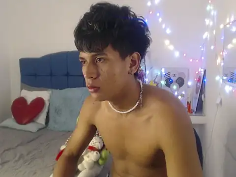 Snapshot of Valentino_Lane chatting on 12-03-25, 01:20 Valentino Lane online show from 12-03-25, 01:20