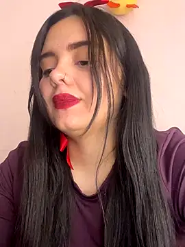 Snapshot of candicewest_ chatting on 11-17-25, 02:12 candicewest online show from 11-17-25, 02:12