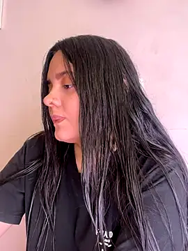 Snapshot of candicewest_ chatting on 12-14-25, 04:12 candicewest online show from 12-14-25, 04:12