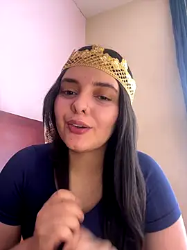 Snapshot of candicewest_ chatting on 12-15-25, 04:44 candicewest online show from 12-15-25, 04:44