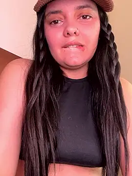 Snapshot of candicewest_ chatting on 01-17-26, 05:27 candicewest online show from 01-17-26, 05:27