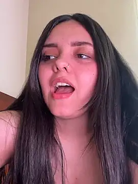 Snapshot of candicewest_ chatting on 03-06-26, 04:25 candicewest online show from 03-06-26, 04:25