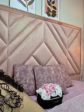 DemiJones  online show from 04-28-26, 03:44