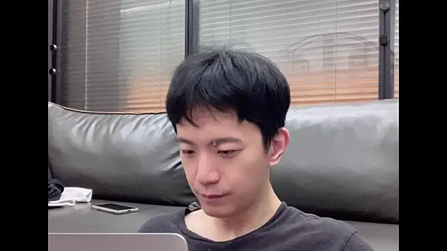 Snapshot of CouplingCry chatting on 11-29-25, 02:20 CouplingCry online show from 11-29-25, 02:20