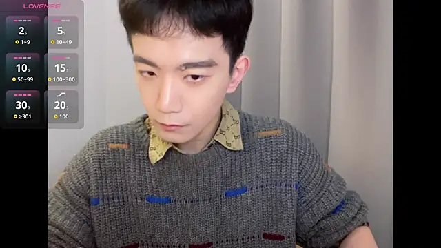 Snapshot of CouplingCry chatting on 12-20-25, 09:05 CouplingCry online show from 12-20-25, 09:05