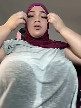 Snapshot of sweetmuslim01 chatting on 01-06-25, 12:59 sweetmuslim01 online show from 01-06-25, 12:59