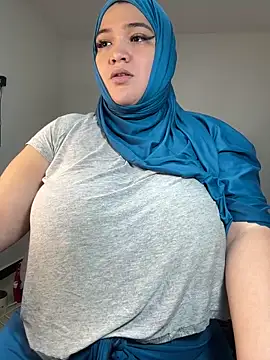 Snapshot of sweetmuslim01 chatting on 01-07-25, 02:20 sweetmuslim01 online show from 01-07-25, 02:20