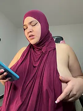 Snapshot of sweetmuslim01 chatting on 01-13-25, 12:41 sweetmuslim01 online show from 01-13-25, 12:41