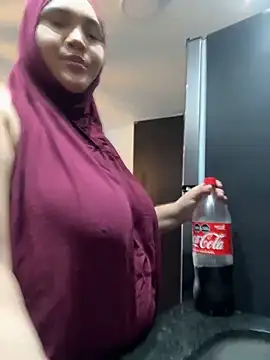 Snapshot of sweetmuslim01 chatting on 01-24-25, 09:37 sweetmuslim01 online show from 01-24-25, 09:37