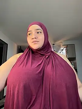 Snapshot of sweetmuslim01 chatting on 01-25-25, 12:38 sweetmuslim01 online show from 01-25-25, 12:38