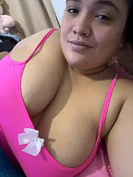 Snapshot of sweetmuslim01 chatting on 01-31-25, 06:13 sweetmuslim01 online show from 01-31-25, 06:13