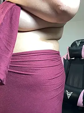 Snapshot of sweetmuslim01 chatting on 02-09-25, 12:17 sweetmuslim01 online show from 02-09-25, 12:17