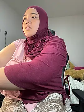 Snapshot of sweetmuslim01 chatting on 02-17-25, 01:04 sweetmuslim01 online show from 02-17-25, 01:04